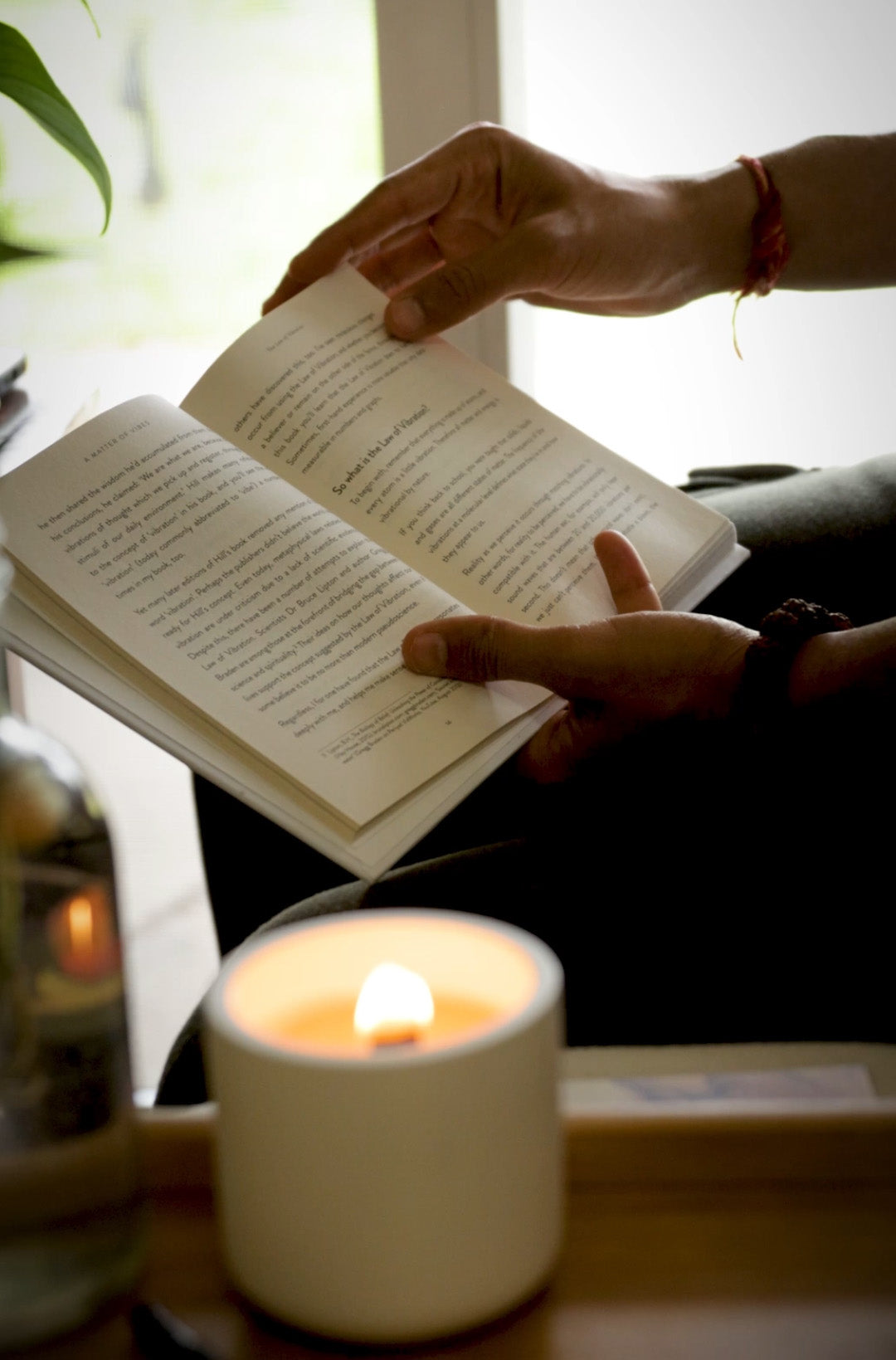 Beeswax vs Soy Candles: Which Is Better for Your Health and the Environment?
